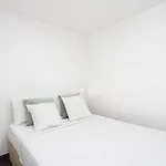 Dialez Holidays - Santiago Apartman